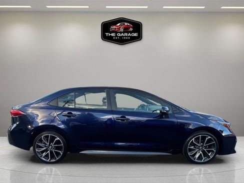 Used 2020 Toyota Corolla XSE image 3