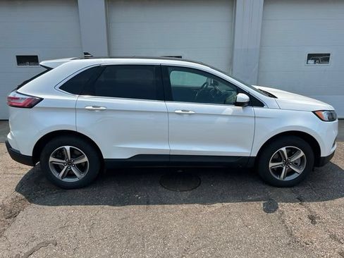 Used 2024 Ford Edge SEL w/ Convenience Package AWD/4WD image 6