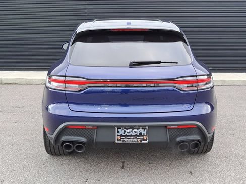 Certified 2025 Porsche Macan AWD/4WD image 6