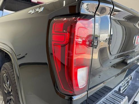 Used 2022 GMC Sierra 1500 Elevation image 32