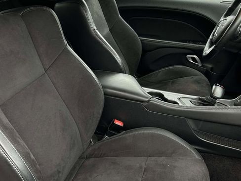 Used 2017 Dodge Challenger R/T Plus image 25