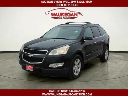 Used 2009 Chevrolet Traverse LT image 1