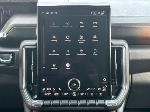 Certified 2025 GMC Yukon Denali image 29