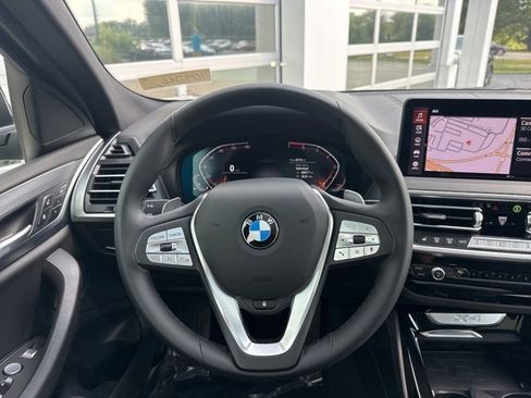 Used 2025 BMW X4 xDrive30i image 13