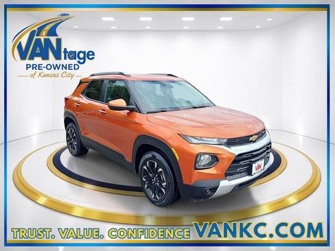 Used 2022 Chevrolet TrailBlazer LT w/ Convenience Package AWD/4WD image 3