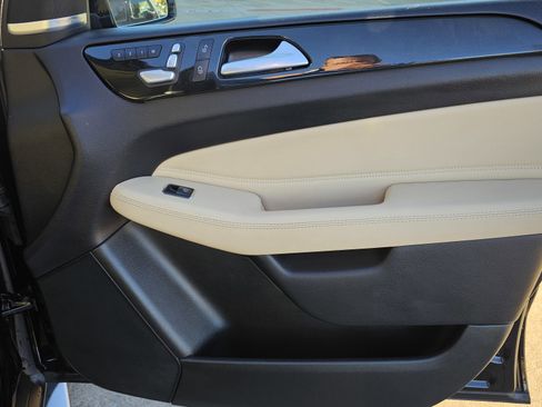 Used 2019 Mercedes-Benz GLS 450 4MATIC w/ Premium 1 Package image 32