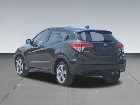 Used 2017 Honda HR-V LX image 3