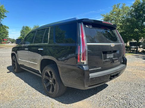 Used 2017 Cadillac Escalade Platinum AWD/4WD image 12
