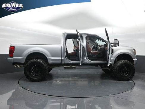Used 2021 Ford F250 Platinum w/ FX4 Off-Road Package AWD/4WD image 27