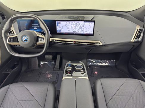 Used 2022 BMW iX xDrive50 w/ Sport Package image 12