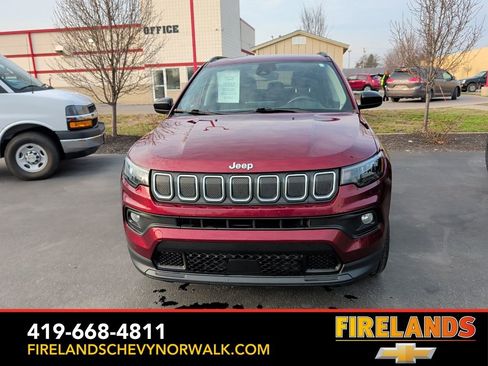 Used 2022 Jeep Compass Latitude w/ Convenience Group image 2
