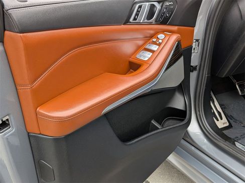 Used 2023 BMW X7 xDrive40i w/ M Sport Package image 40