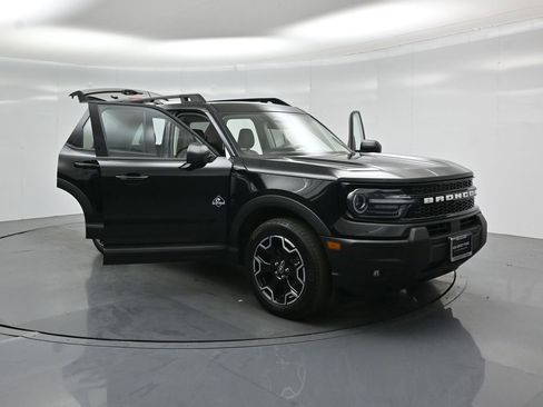 Certified 2025 Ford Bronco Sport Outer Banks w/ Outer Banks Tech Package+ AWD/4WD image 33