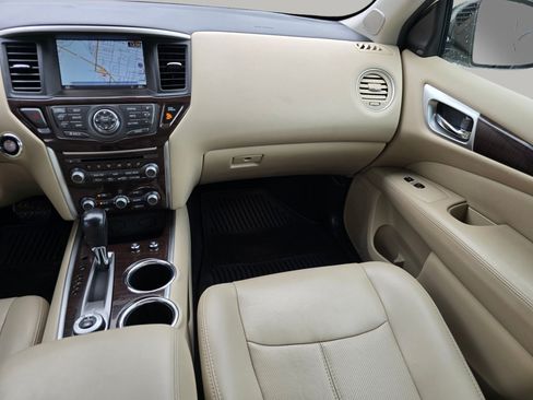 Used 2016 Nissan Pathfinder Platinum AWD/4WD image 4