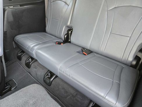 Certified 2020 Buick Enclave Essence FWD image 28