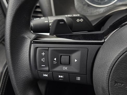 Certified 2023 Nissan Rogue SV FWD image 25