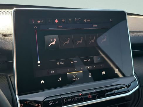 New 2026 Jeep Compass Latitude AWD/4WD image 32