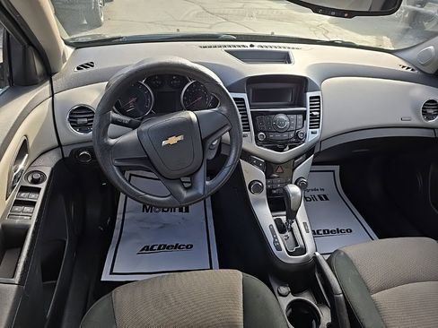 Used 2012 Chevrolet Cruze LS image 6