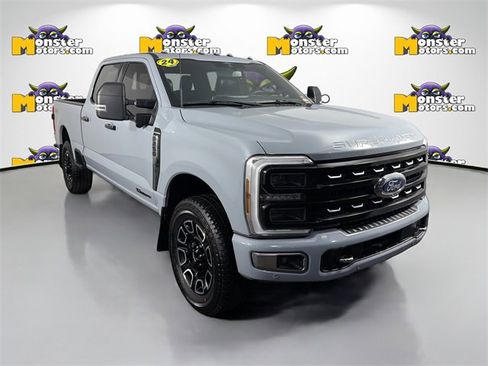 Used 2024 Ford F250 Platinum image 3