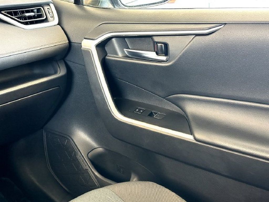 Certified 2024 Toyota RAV4 XLE AWD/4WD image 27