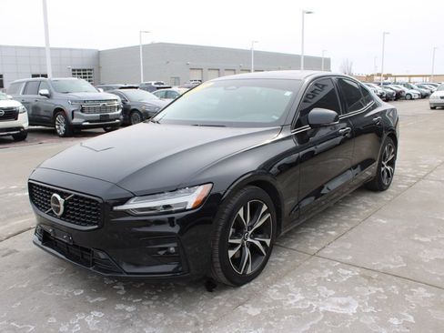Used 2024 Volvo S60 B5 Plus image 3