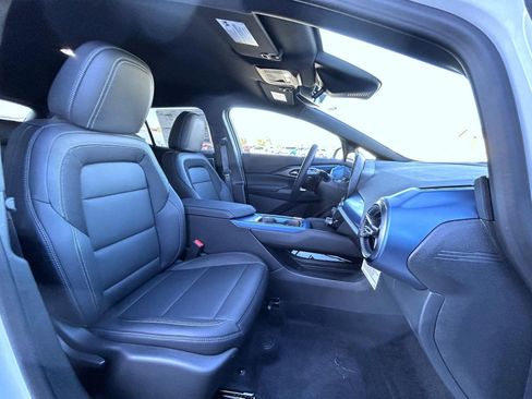 New 2026 Chevrolet Equinox EV LT image 16