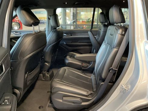 Used 2024 Jeep Grand Cherokee L Limited image 22