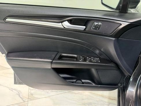 Used 2019 Ford Fusion Titanium image 12