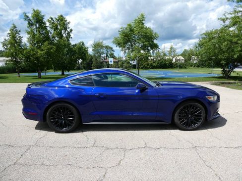 Used 2015 Ford Mustang Coupe RWD image 4