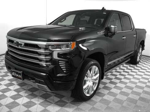 Used 2024 Chevrolet Silverado 1500 High Country w/ High Country Premium Package AWD/4WD image 9