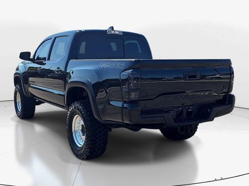 Used 2023 Toyota Tacoma TRD Off-Road w/ TRD Premium Off Road Package AWD/4WD image 6