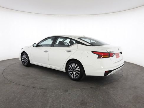 Used 2025 Nissan Altima 2.5 SV image 9