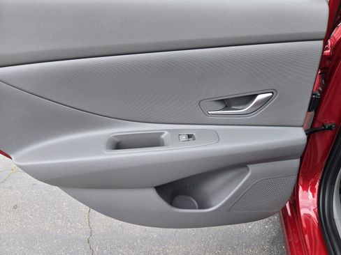 Used 2024 Hyundai Elantra Blue image 24