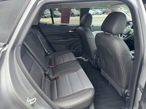 Used 2024 Chevrolet Trax LT w/ LT Convenience Package FWD image 18