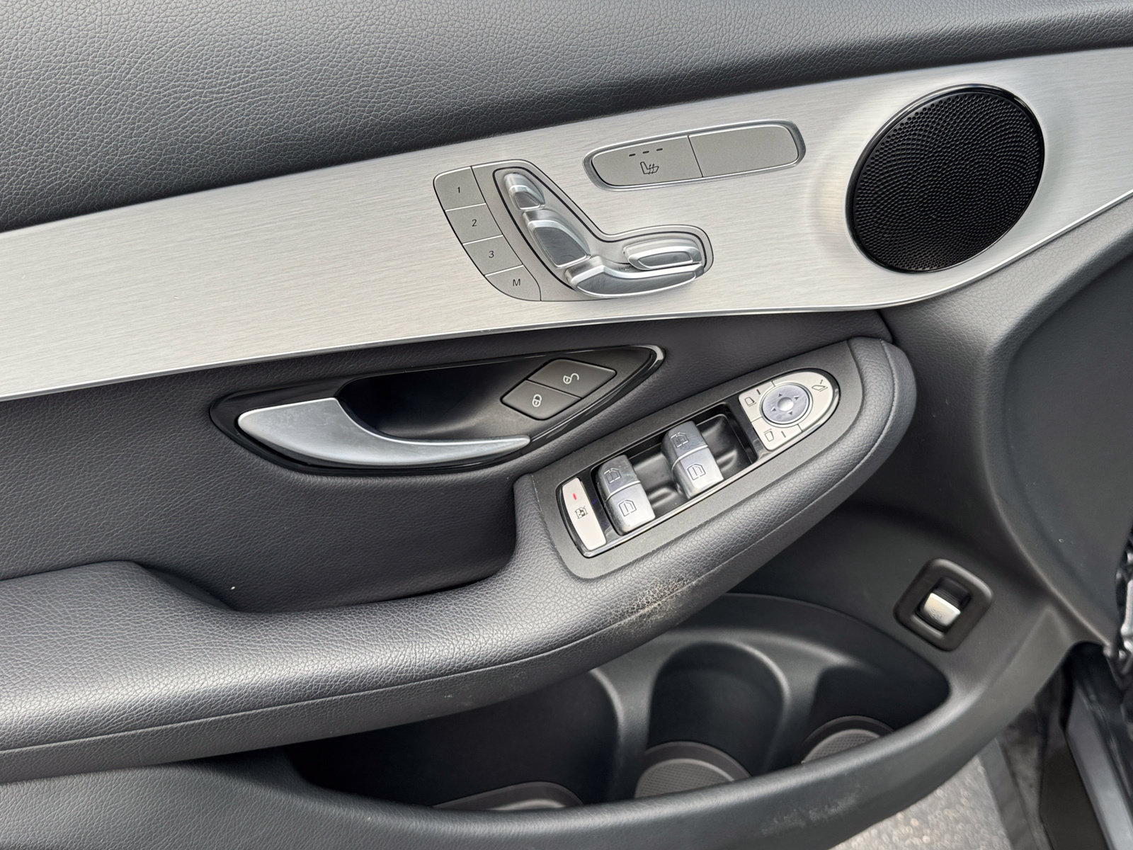Used 2022 Mercedes-Benz GLC 300 image 19
