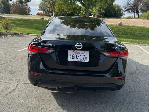 Used 2021 Nissan Sentra SV FWD image 2