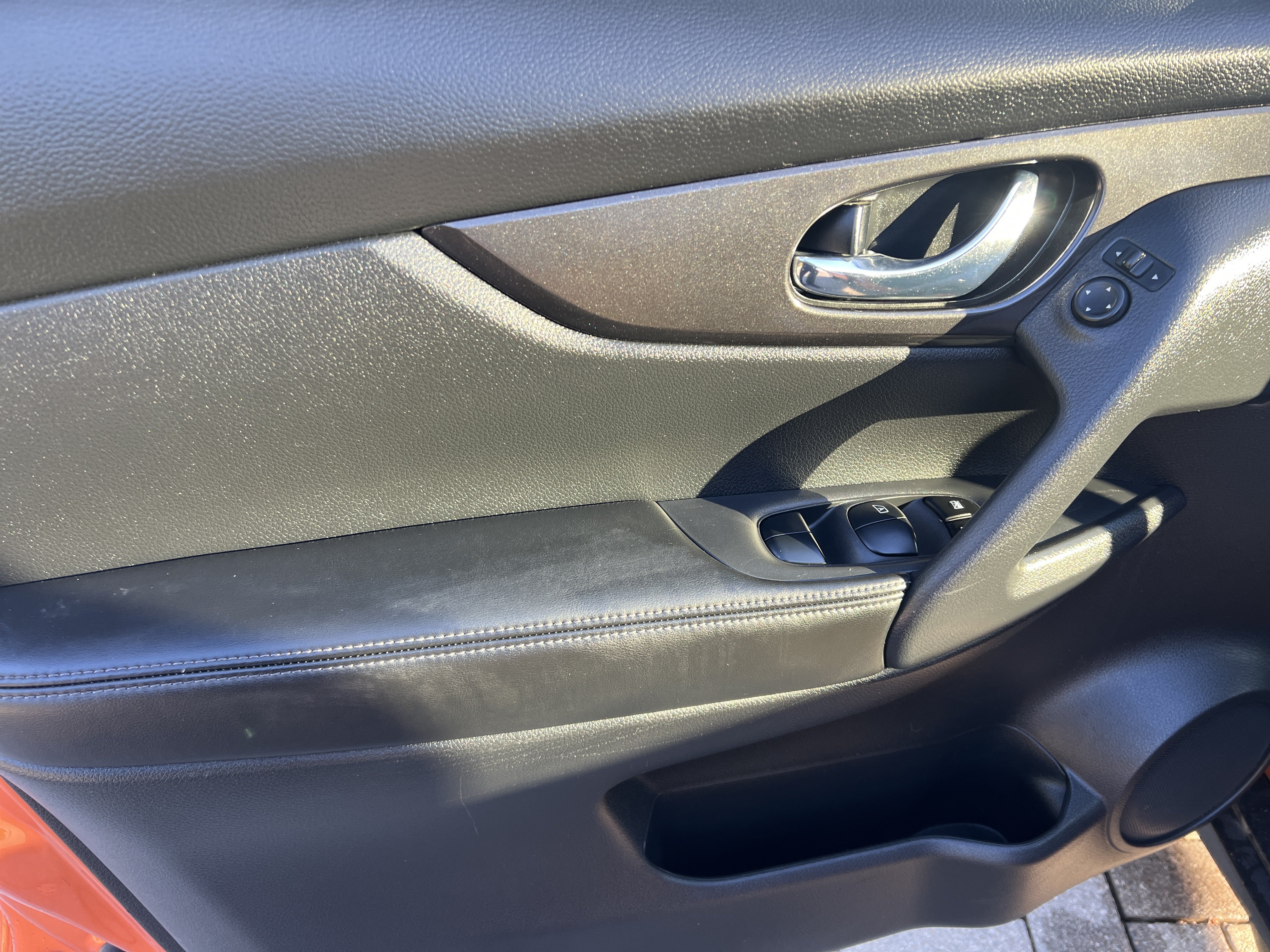 Used 2020 Nissan Rogue SV FWD image 11