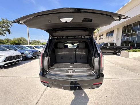 Certified 2026 Cadillac Escalade Platinum Sport w/ LPO, ONYX Package AWD/4WD image 34