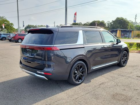 Used 2022 Kia Carnival SX FWD image 6