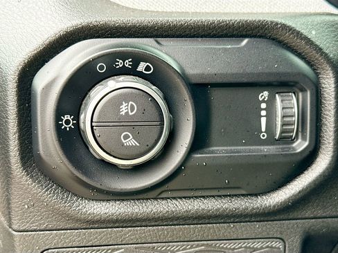 Used 2024 Jeep Gladiator Sport image 33