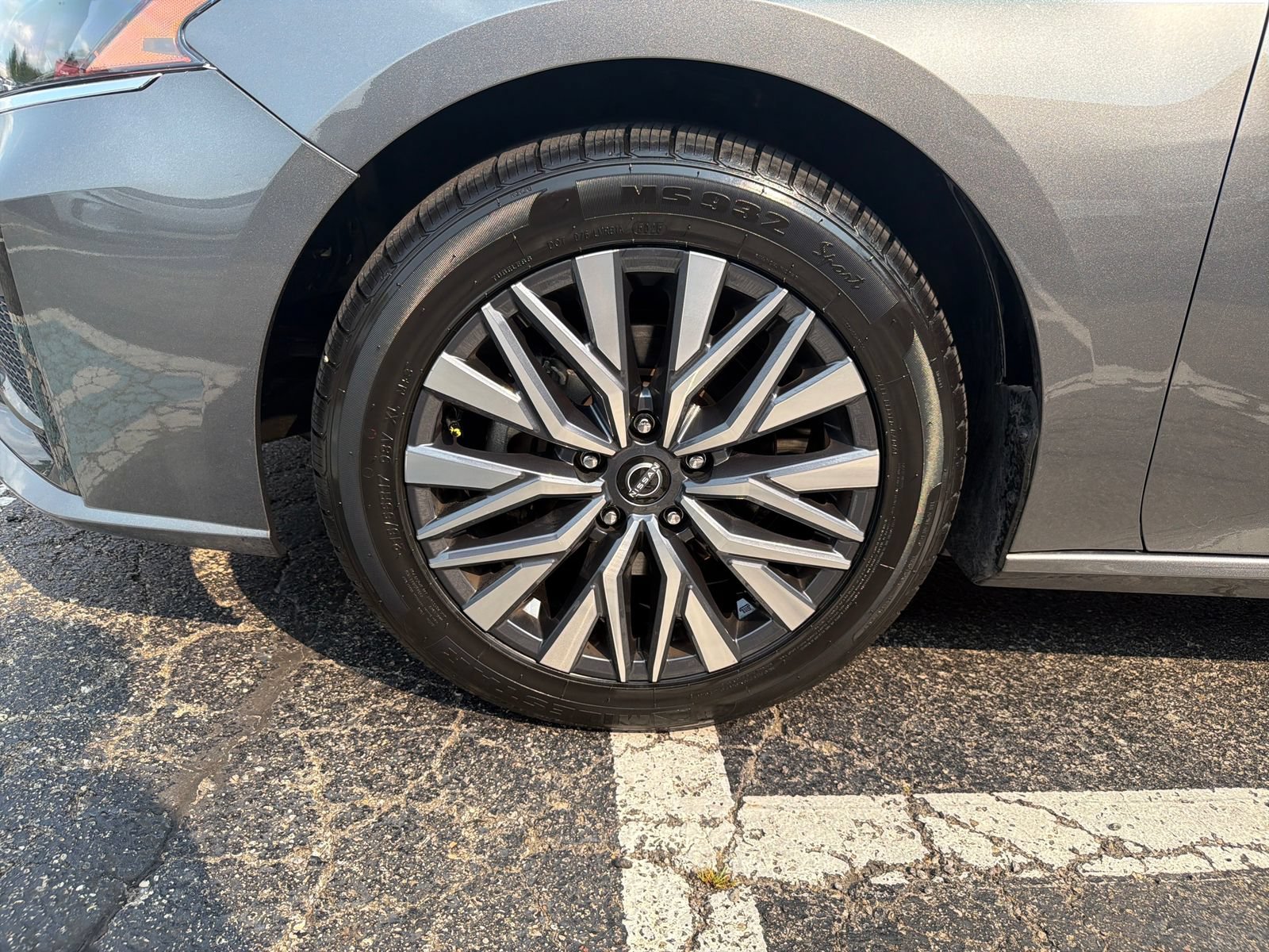 Used 2025 Nissan Altima 2.5 SV FWD image 29
