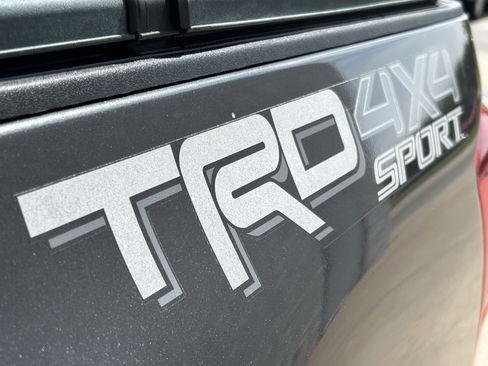Used 2019 Toyota Tacoma TRD Sport AWD/4WD image 10