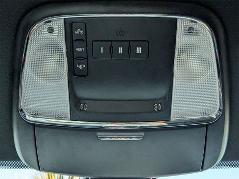 Used 2022 Dodge Charger Scat Pack image 25