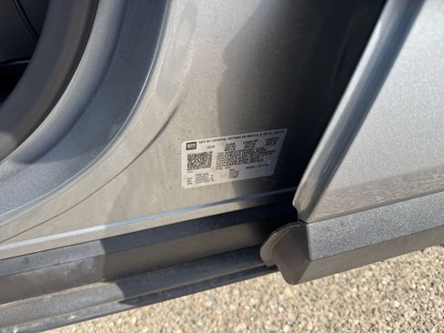 Used 2025 Chevrolet Equinox LT image 28