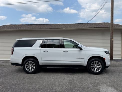 Used 2022 Chevrolet Suburban Premier w/ Premium Package AWD/4WD image 1