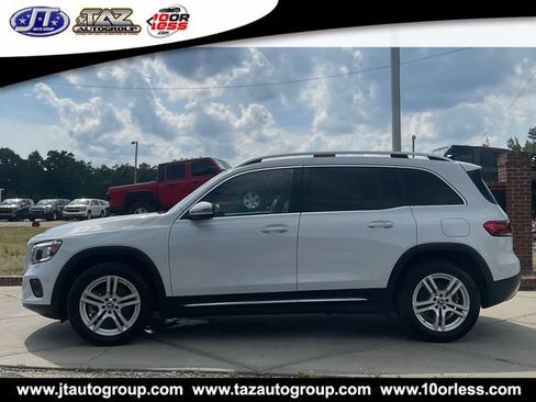 Used 2020 Mercedes-Benz GLB 250 4MATIC w/ Premium Package image 4