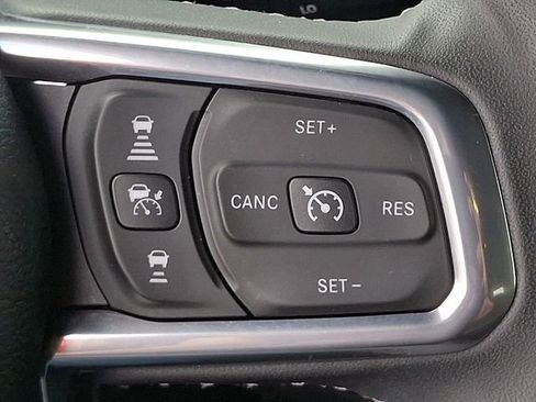 Used 2025 Jeep Wrangler Unlimited Sahara w/ Safety Group AWD/4WD image 22