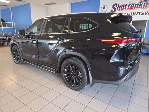 Used 2023 Toyota Highlander XLE image 6