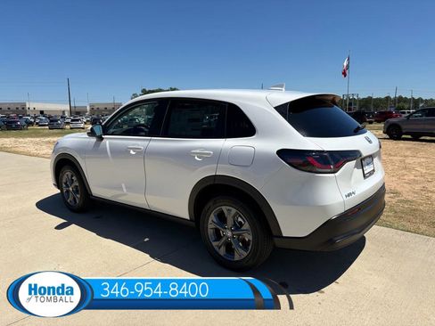 New 2026 Honda HR-V LX image 4