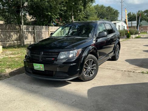 Used 2018 Dodge Journey SE w/ Popular Equipment Group FWD image 2